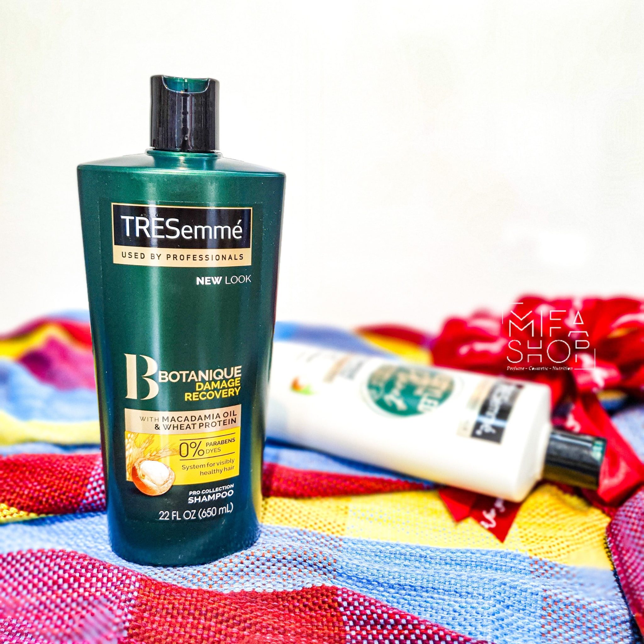 Bộ Quà Tặng Dầu Gội Và Dầu Xả Repair And Protect 7 With Biotin TRESemme 650ML 03