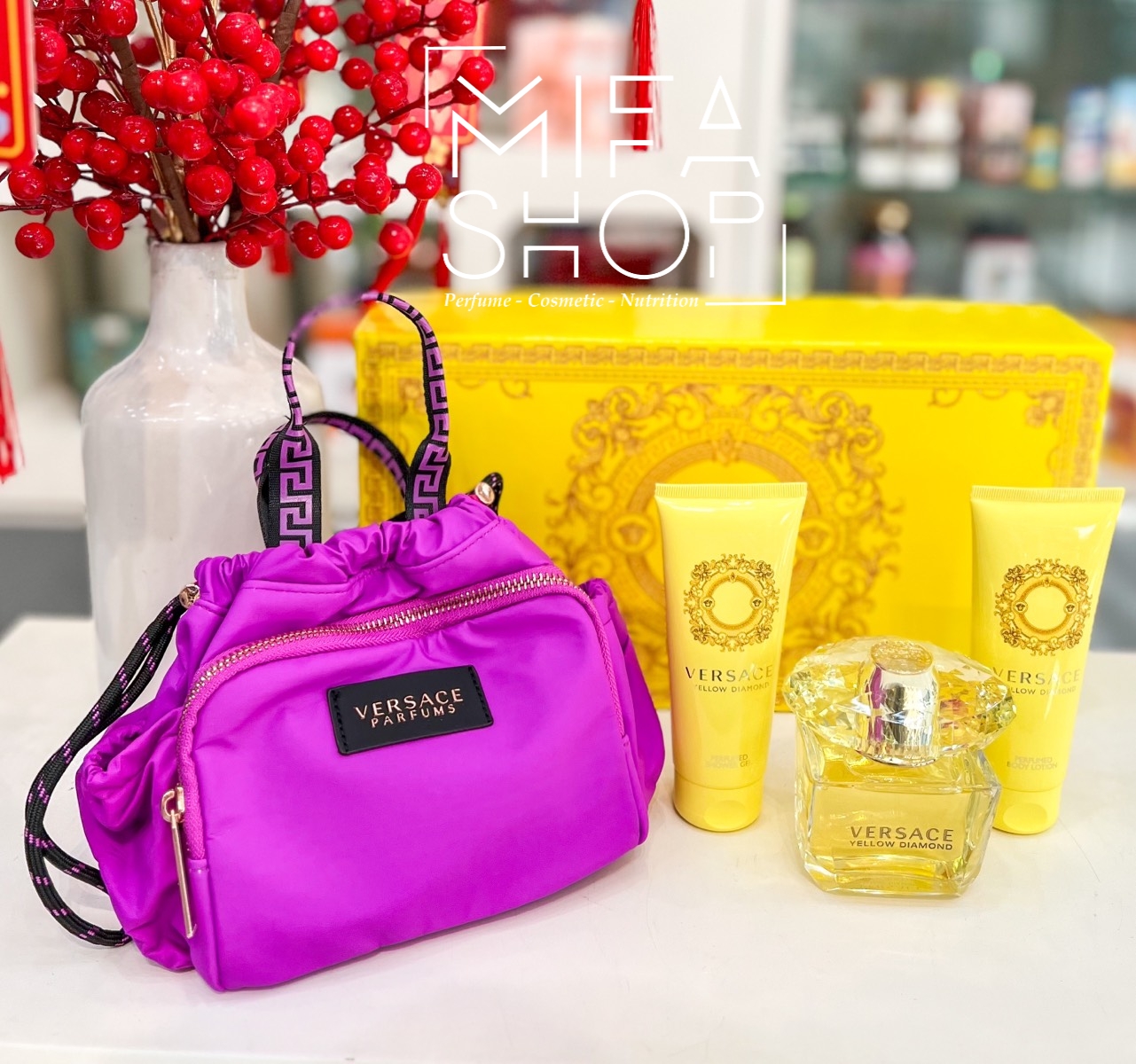 Gifset Versace Yellow Diamond 90ml, lotion 75ml, sữa tắm 75ml, túi tím - Ảnh 3