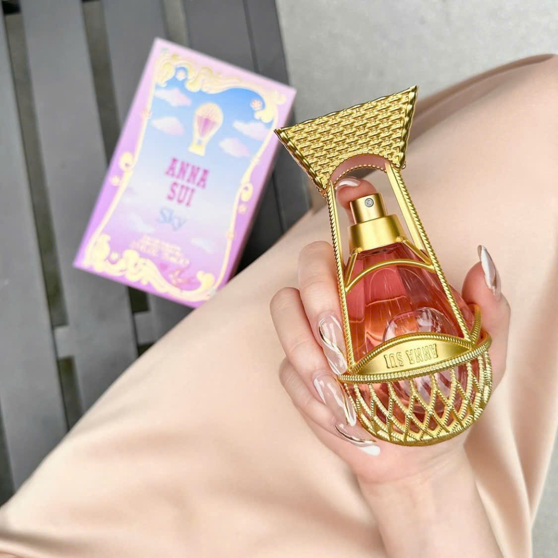 Nước hoa anna sui sky - Ảnh 4